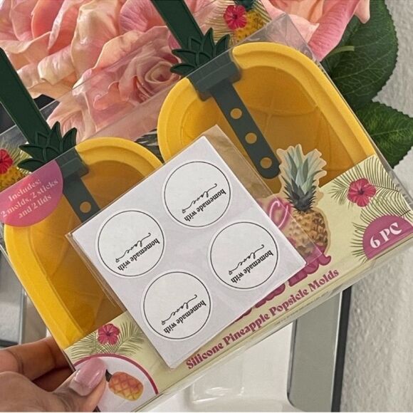 Tropic Like Its Hot. Silicone Pineapple Popsicle Molds NEW. - Picture 8 of 10